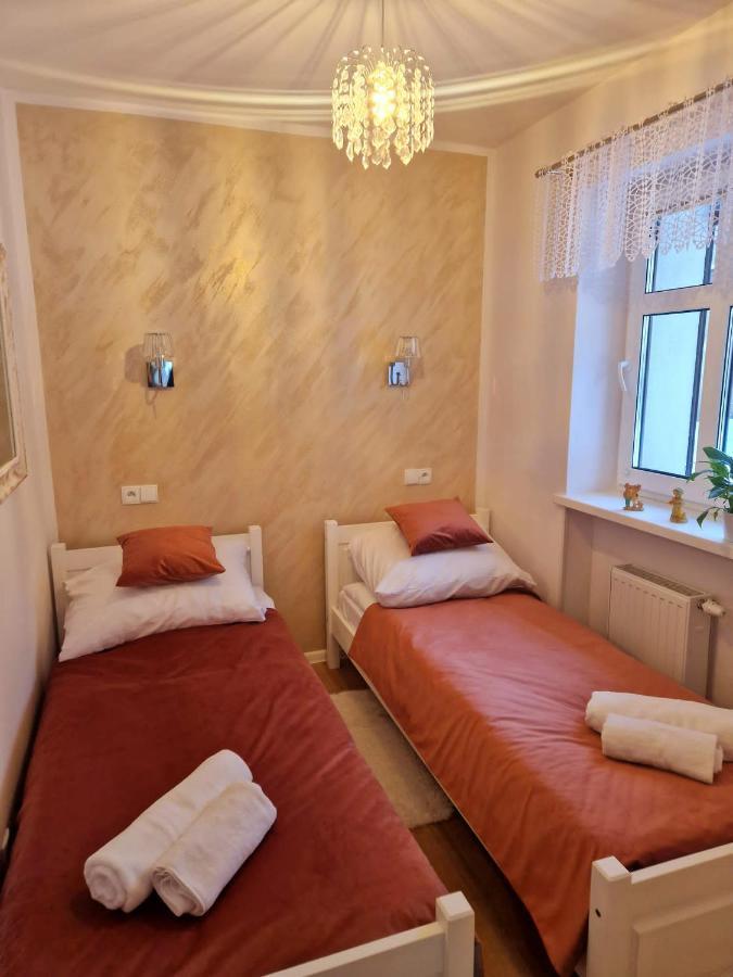 Apartament Przy Deptaku Jelenia Góra Esterno foto